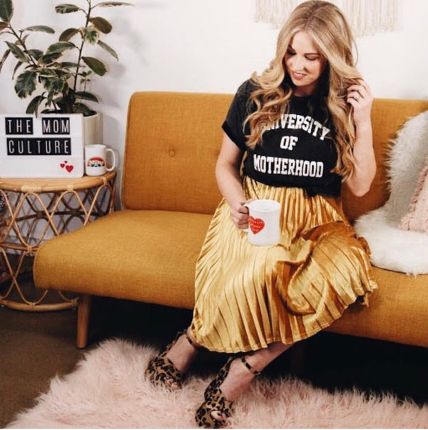 "University of Motherhood©" Vintage Tee - Mom Culture