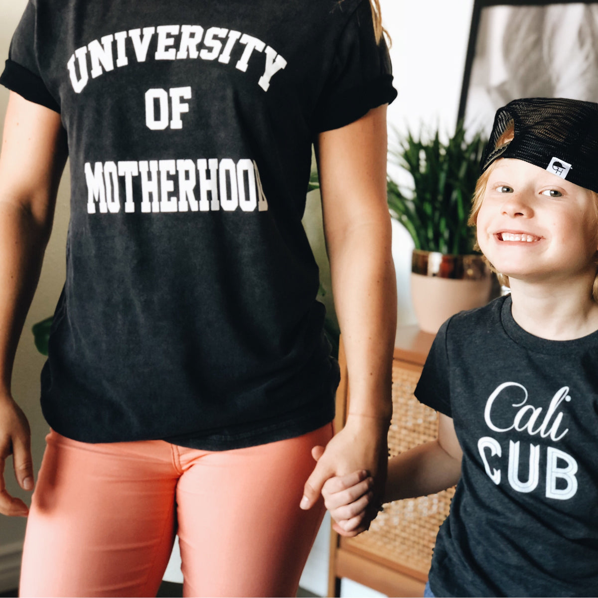 "University of Motherhood©" Vintage Tee - Mom Culture